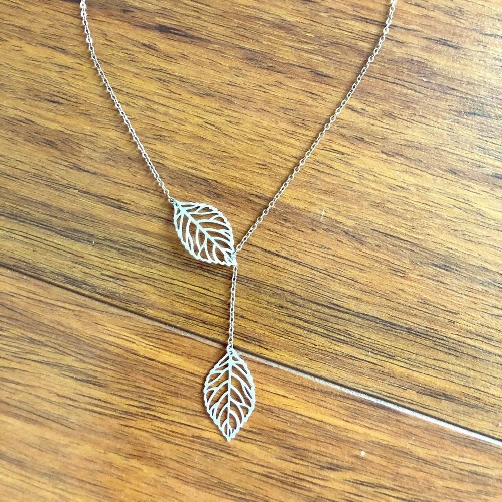 Leaf necklace silver